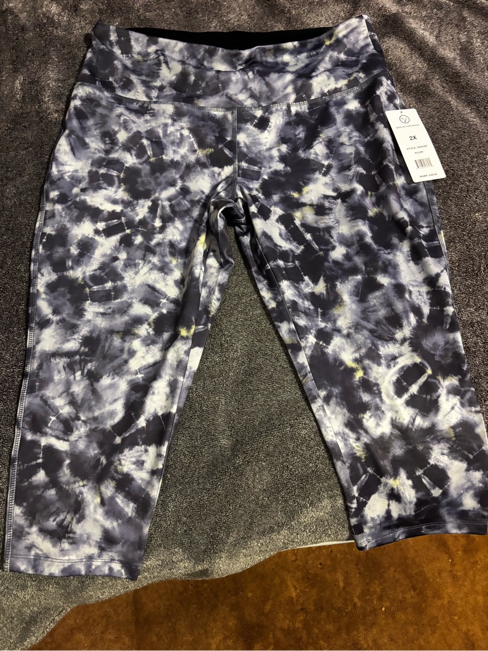 Vogo Women’s Tie-Dye Capri Leggings in Navy and White
